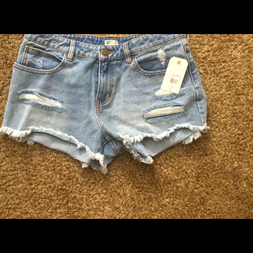 NWT BillaBong denim shorts size 31